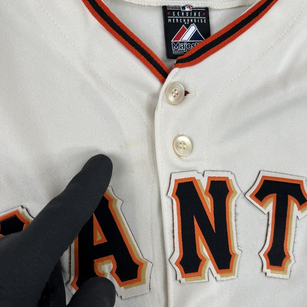 Majestic Buster Posey 28 San Francisco Giants Jersey M Cream Stitched Kids MLB - Picture 4 of 11